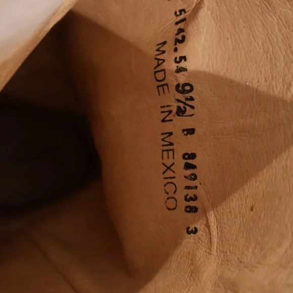 Lucchese Cream Heeled Western Boots - Picture 7 of 9